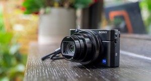 Làm vlog nên mua máy ảnh nào? 4 máy ảnh Sony không thể bỏ qua