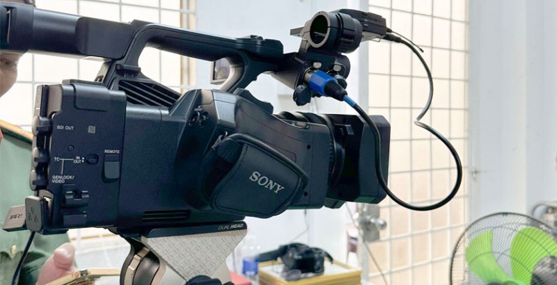 Bàn giao và hướng dẫn sử dụng máy quay phim Sony PXW-Z280T cho Công an tỉnh Long An