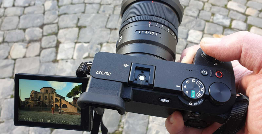 Sony A6700 nổi bật với cảm biến và bộ xử lý mạnh mẽ