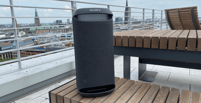Loa Sony SRS-XV500 nổi bật với khả năng mang đến âm trầm sâu và mạnh mẽ