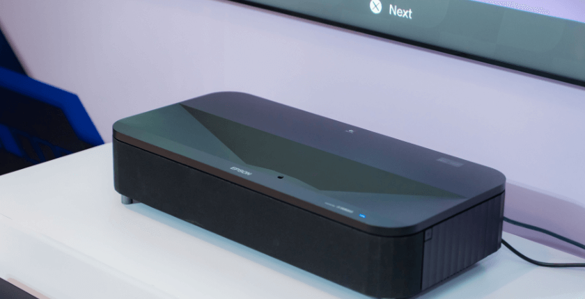 Epson EH-LS800B: máy chiếu siêu gần hoàn hảo cho không gian phòng khách