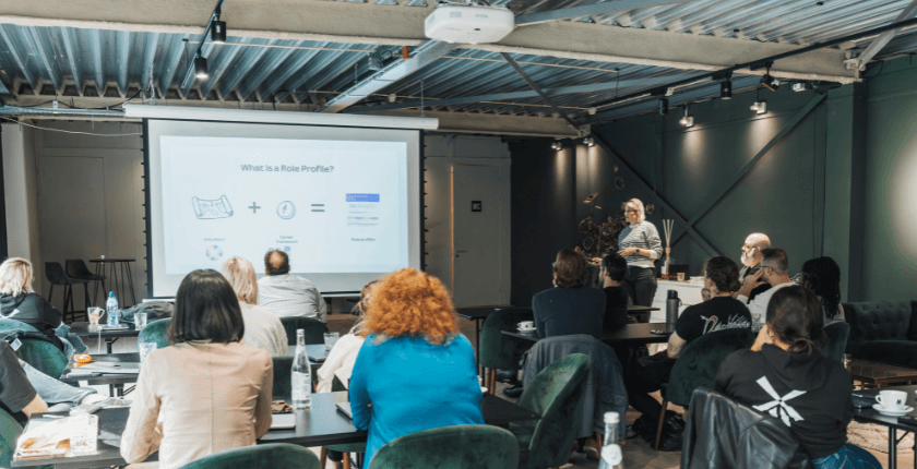 Lợi ích và tầm quan trọng của việc lựa chọn máy chiếu cho doanh nghiệp2