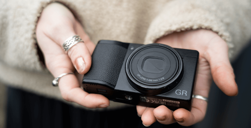 Máy ảnh compact (hay point-and-shoot, máy ảnh du lịch, máy ảnh ống kính cố định)