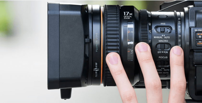 Máy quay 4K Sony PXW-Z300 được thiết kế để đáp ứng yêu cầu tác nghiệp khắt khe của phóng viên,