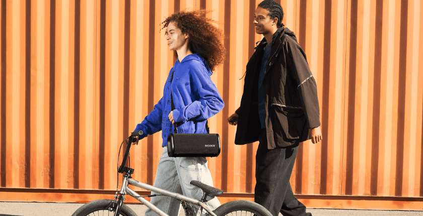 Loa Bluetooth Sony SRS-ULT50 cho phép bạn tận hưởng âm nhạc với âm trầm tăng cường mạnh mẽ và sâu lắng ở bất cứ đâu