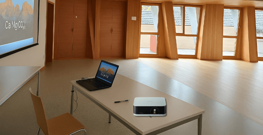 Máy chiếu mini Epson Lifestudio Pop EF-61G