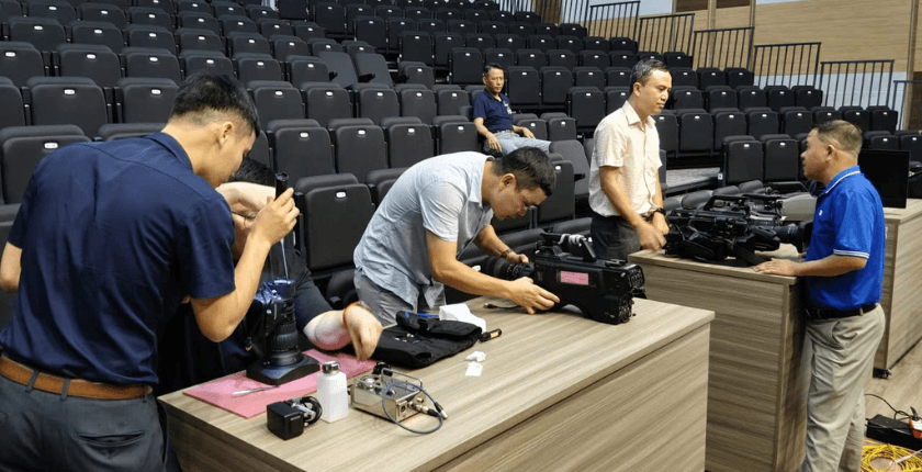 Logico phối hợp cùng Fujinon vừa thực hiện bảo dưỡng hệ thống Sony tại Báo và PT-TH Hưng Yên1
