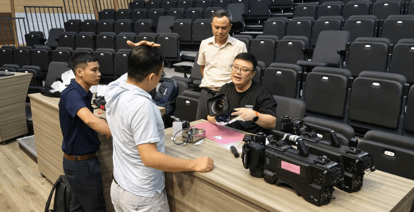 Logico phối hợp cùng Fujinon vừa thực hiện bảo dưỡng hệ thống Sony tại Báo và PT-TH Hưng Yên3