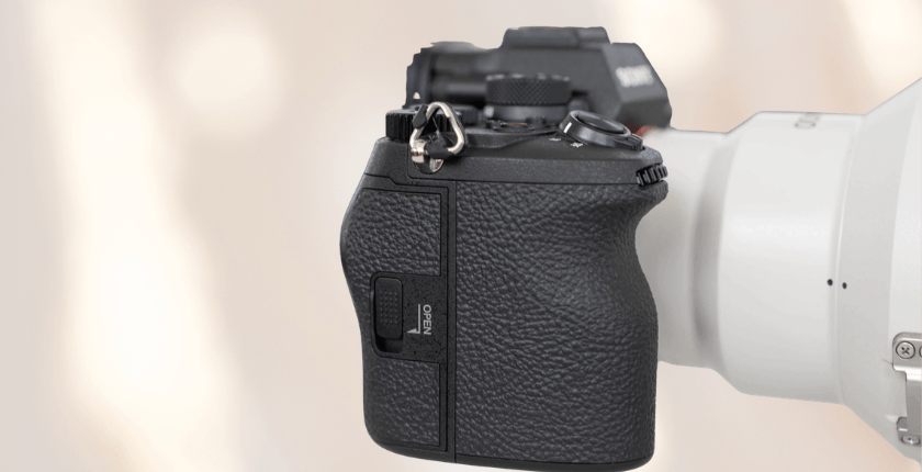 Cảm biến stacked 66,8 megapixel đầu tiên trên dòng Alpha 7R
