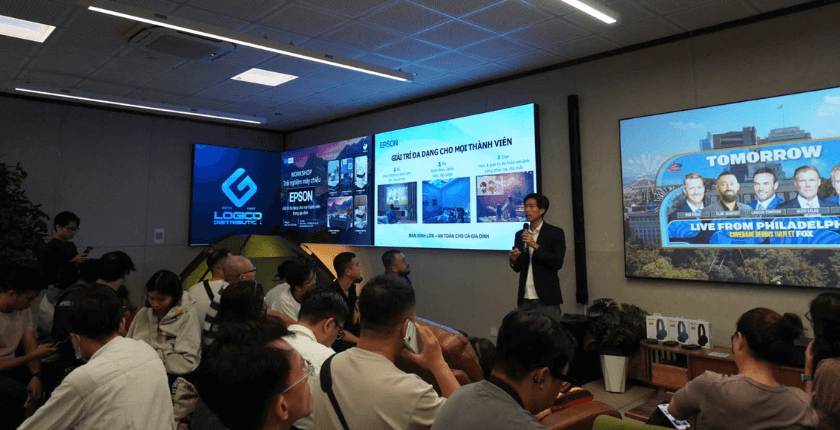 ông Huỳnh Lý Quang Vũ – đại diện ngành hàng máy chiếu Epson tại Việt Nam