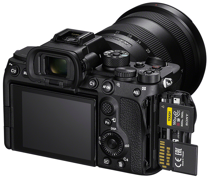 Sony A7S Mark III được hỗ trợ cả thẻ CFexpress Type A siêu nhanh